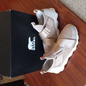Sorel Kinetic sneakers natural tan blush LIKE NEW!